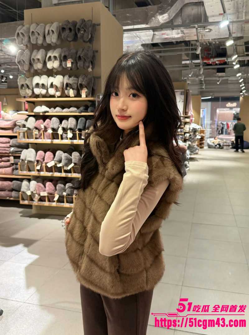 美乳学生妹裸聊发骚自拍 3 美乳学生妹裸聊发骚自拍 3