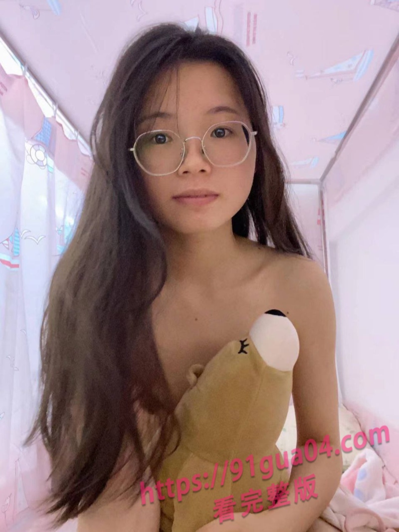 清纯眼镜妹私下淫乱之极～和主人的互动震惊全网！