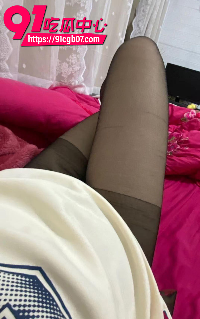 对老爸的怨恨发泄在老妈身上对着结婚照内射3 对老爸的怨恨发泄在老妈身上对着结婚照内射3