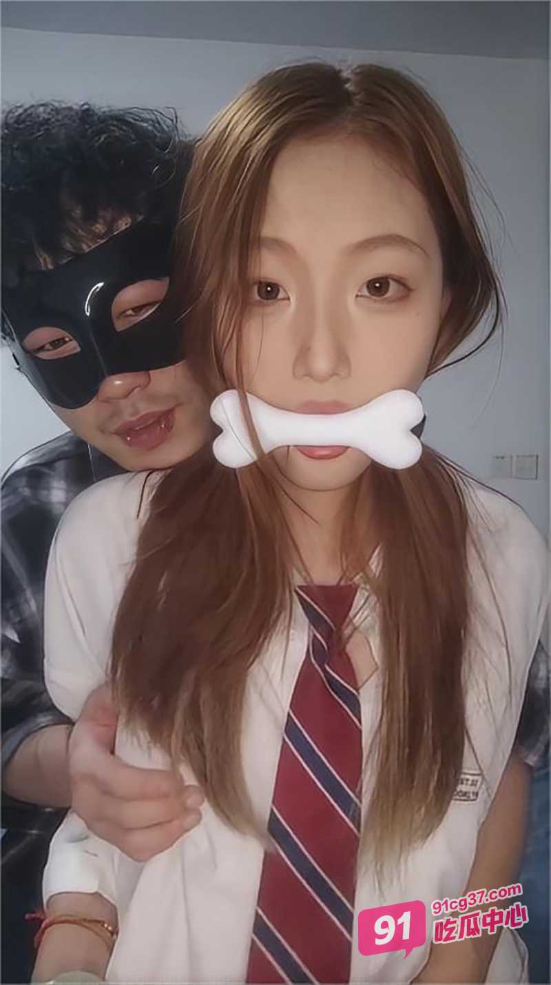 瓜友投稿~探探邂逅反差婊张璐 初见当晚就被调教非常到位!