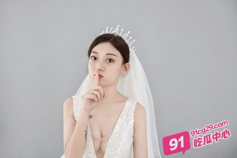 老实人被害现场！极品骚鸡结婚后耐不住寂寞 重操旧业激情约炮！