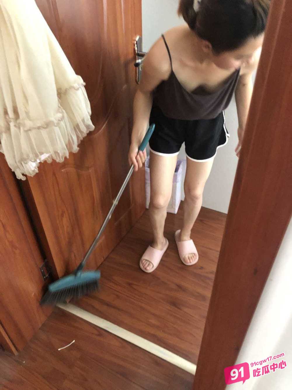 七岁男孩为游戏皮肤偷拍妈妈裸照换皮肤 微信交易群聊与不雅视频流出曝光 配图15