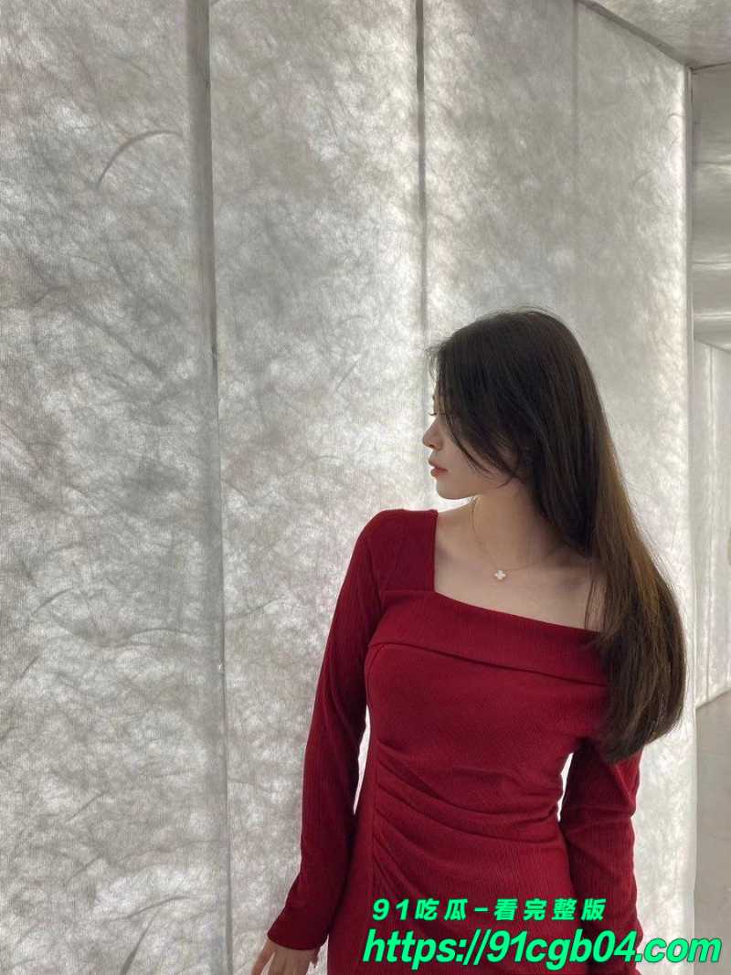 天津大学研究生情侣淫片泄露 白丝母狗装乖乖女 男友打桩猛干臀浪淫叫