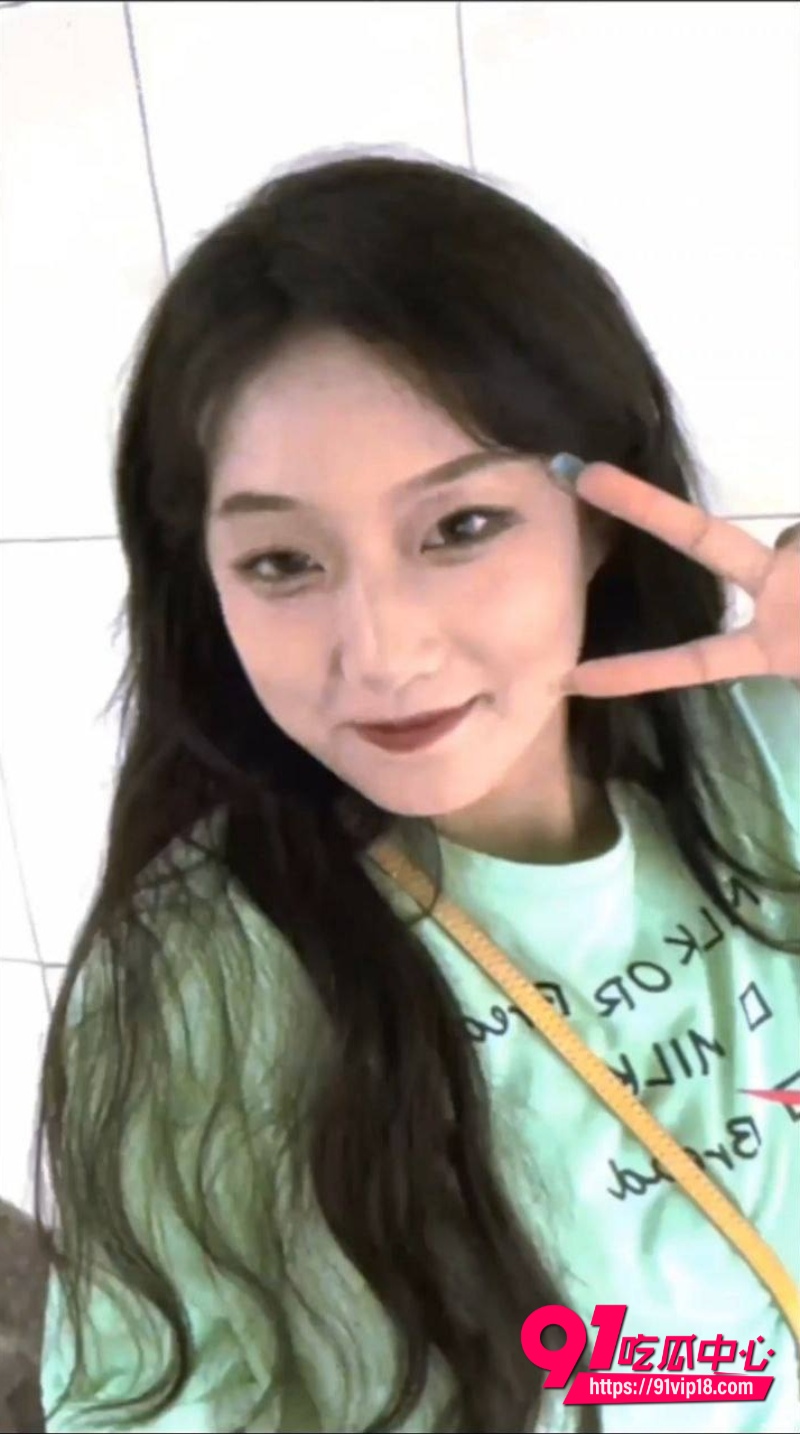 高颜值女大学生 2 高颜值女大学生 2