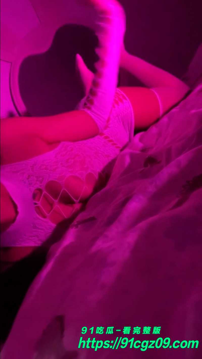 抖音女网红黑皮学妹定制福利网页素材2素材水印版