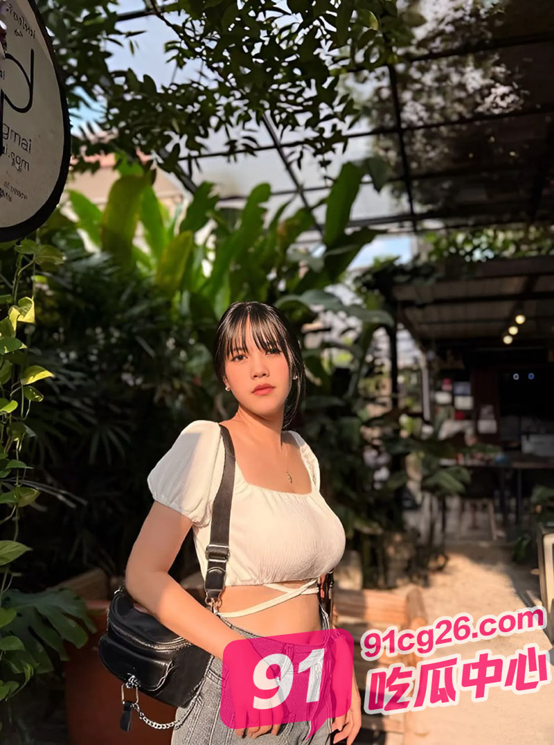 重庆职业大学宋宇馨 脚踩n条船被曝光约炮视频 乖乖女竟是这样的淫娃！ 配图