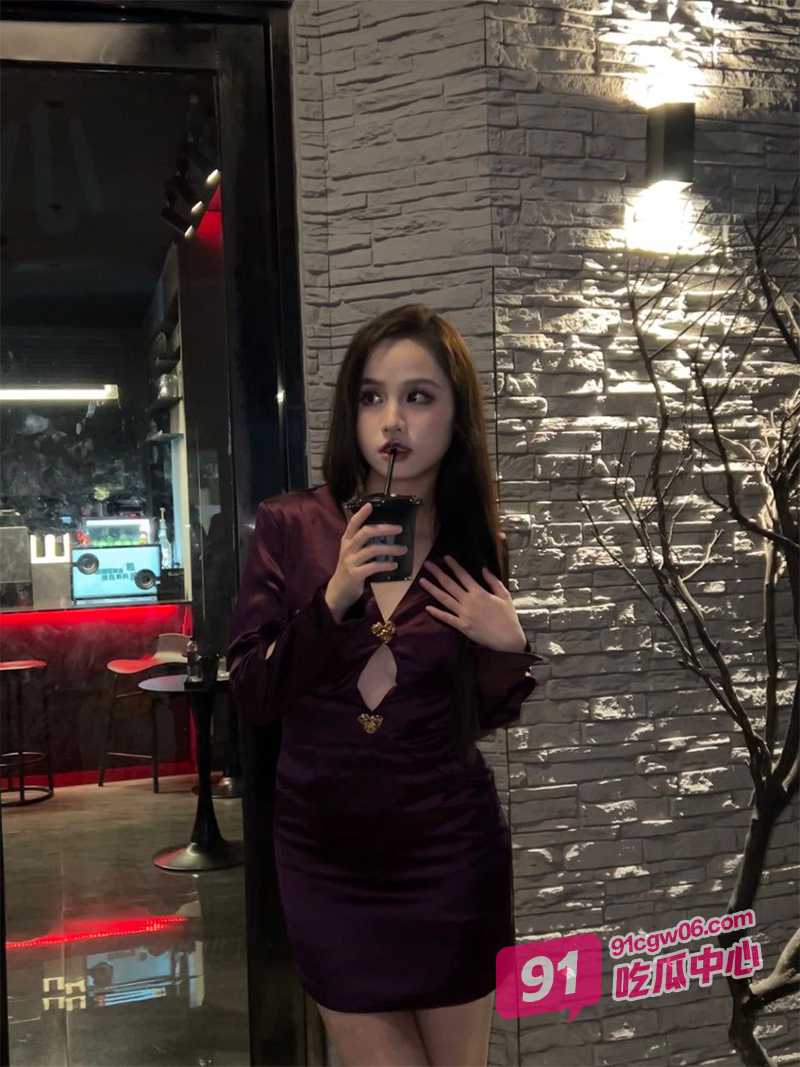 杭州某银行美女张青杏和客户偷情 洗手间挨操一边打电话 被操到求饶全身抽搐！ 配图3