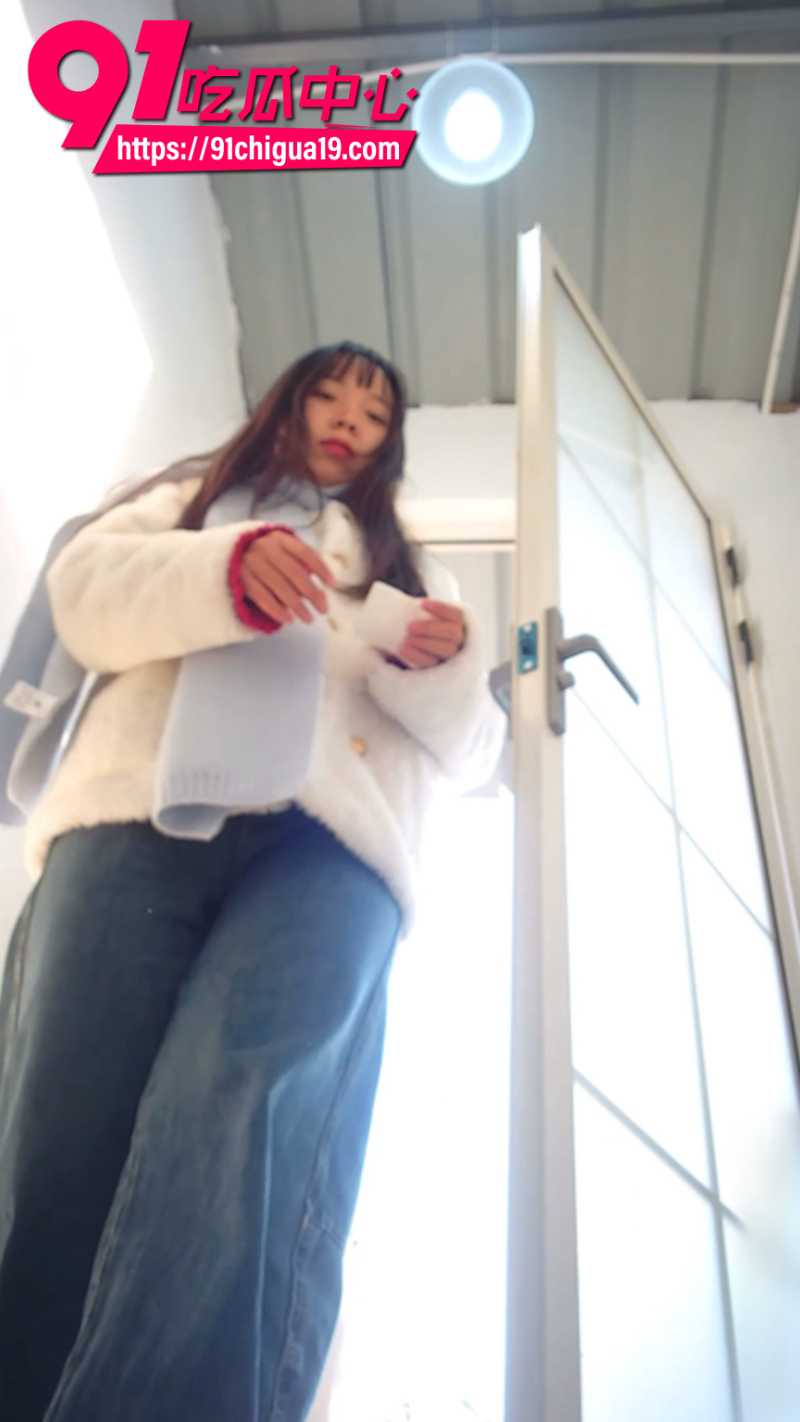 厕拍大神景区女厕所安装针孔摄像头偷拍3 厕拍大神景区女厕所安装针孔摄像头偷拍3