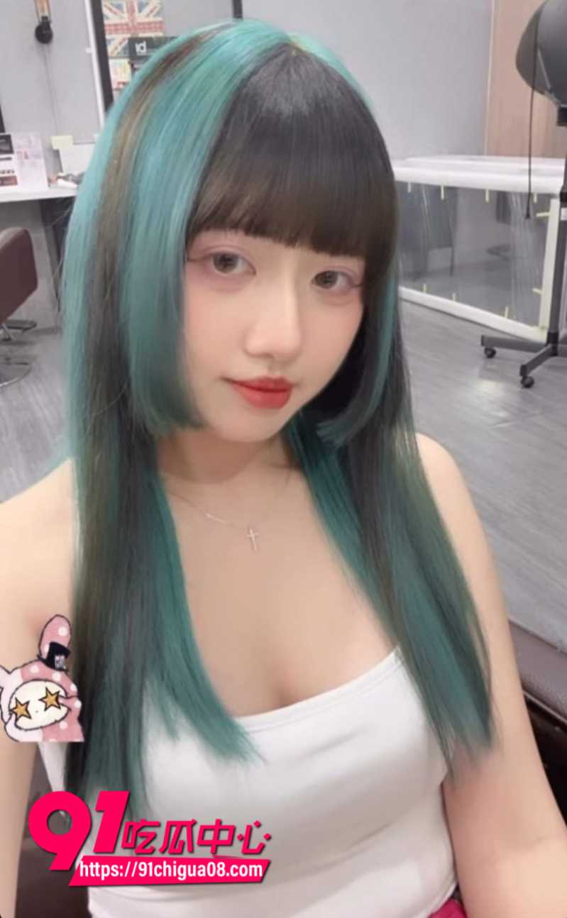 绿发纹身嫩妹被大神在线SM调教1