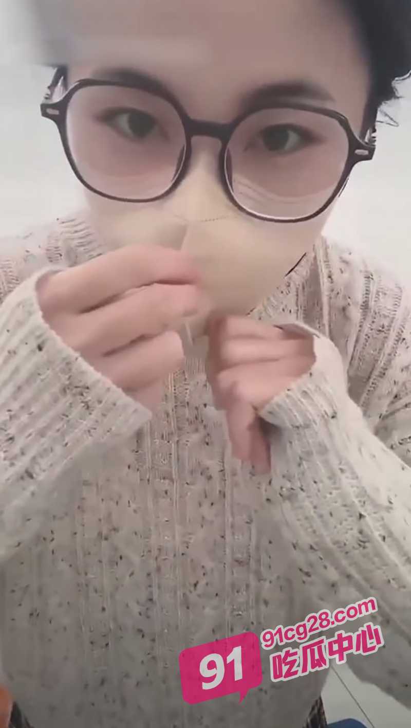 不一样的动感单车 抖音骚鸡直播间大玩自慰单车 骑完白浆泛滥！ 配图