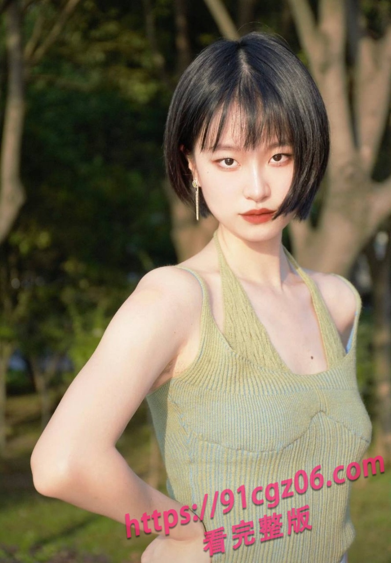 中南财经政法大学校花郑芸芸2.jpg