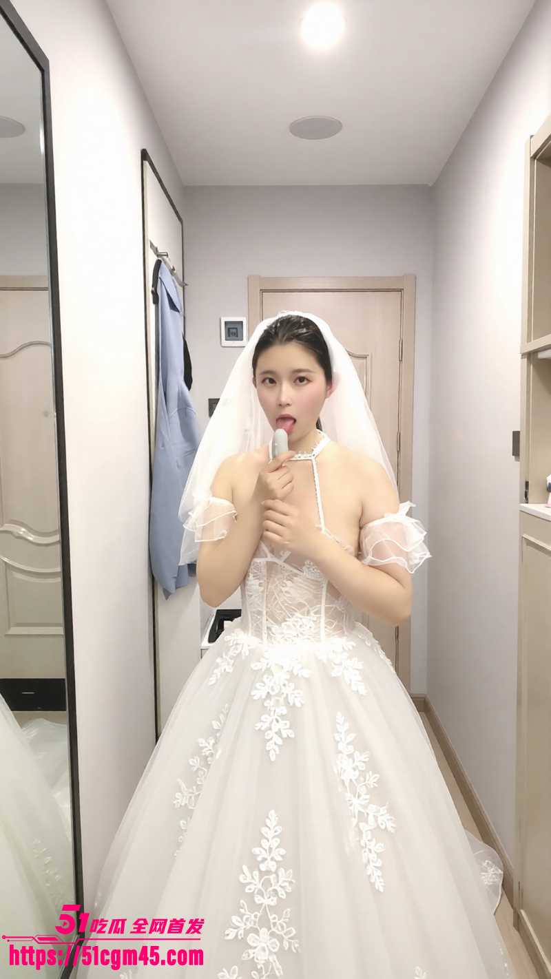 B站深夜访谈爆大瓜！女方被扒出曾是糖心女优 1
