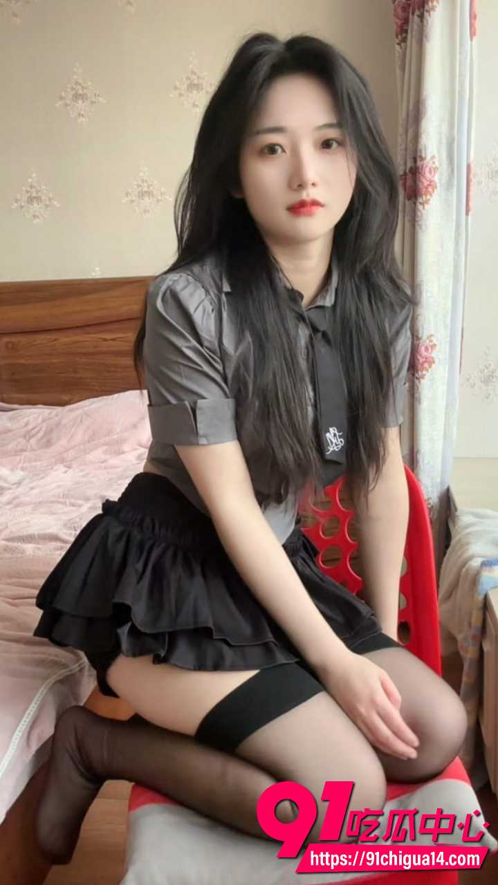 黑丝吊带骚妹翘臀大腿诱惑爆棚合集8 黑丝吊带骚妹翘臀大腿诱惑爆棚合集8