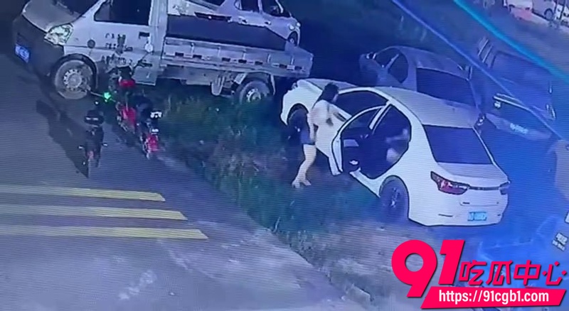 车震偷拍曝光 男女车内激情性爱 被监控清晰抓拍女主颜值身材不错 但地方选的不对被人监控录下尴尬了7 车震偷拍曝光 男女车内激情性爱 被监控清晰抓拍女主颜值身材不错 但地方选的不对被人监控录下尴尬了7