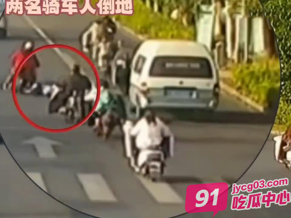 乘客开门害死路人！监控记录下一切！司机竟被判刑！ 配图2