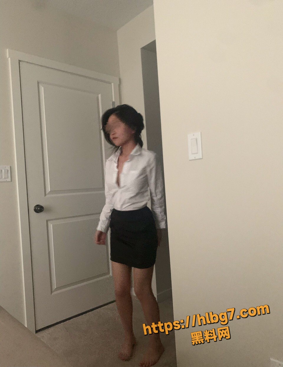 与前女友和她闺蜜同床 唯一的一次双飞良家 把鸡巴从女友的里面出来直接就放到了闺蜜的骚B里面! 配图