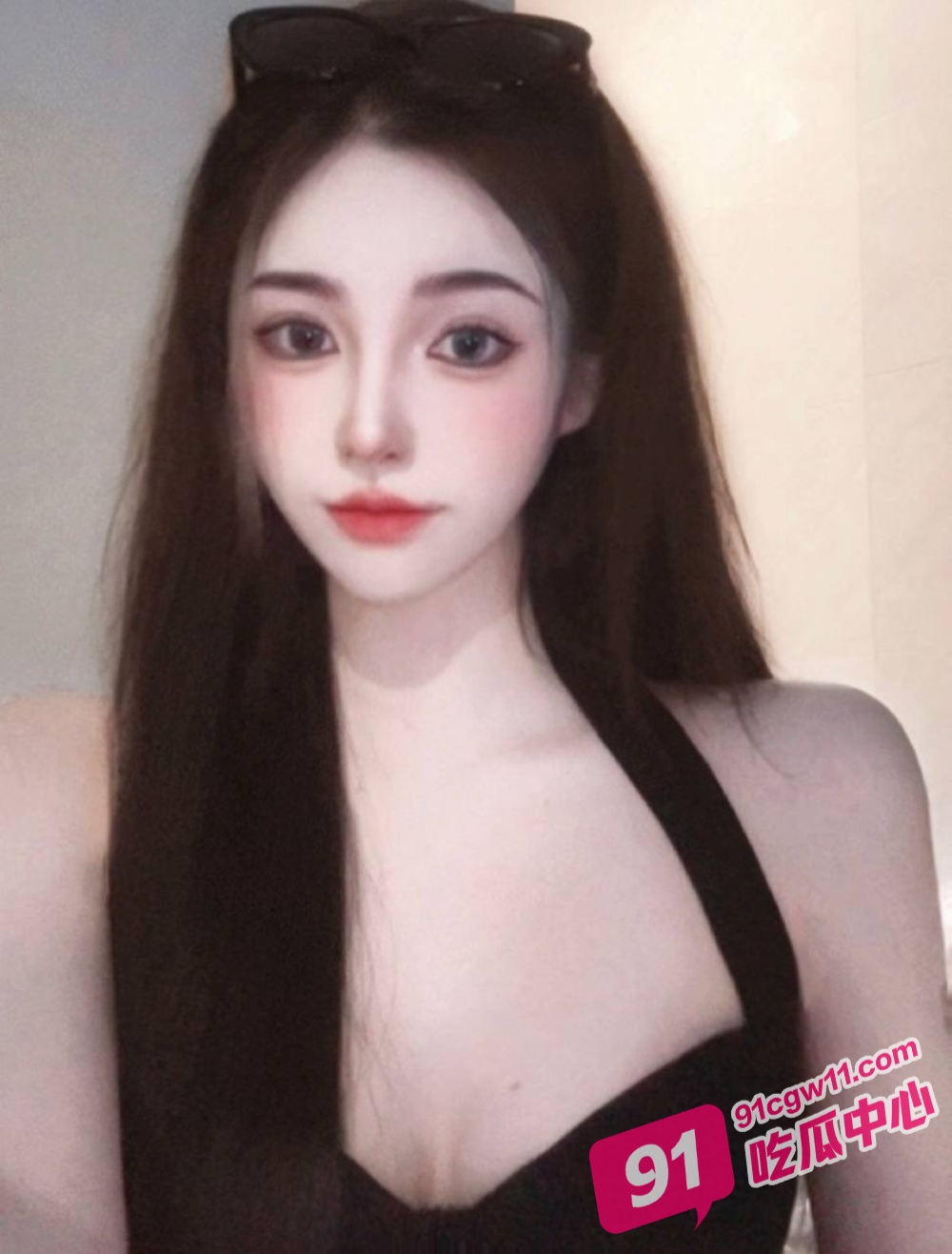 这也太牛逼了 抖音竟然还能这么玩 骚鸡直播连麦 直接揉奶露逼 惊呆对面连麦小哥 配图2