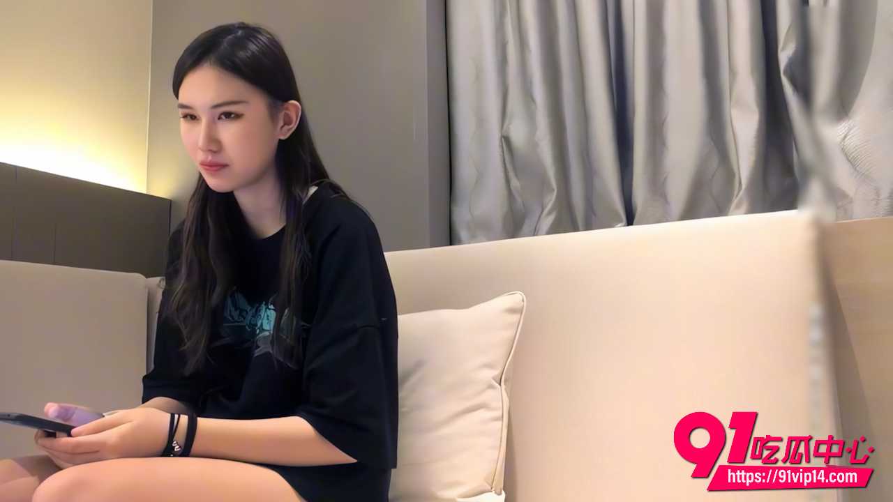 午夜探花大神酒店约炮极品长发美女 近距离口交舔逼手指猛操娇喘不止!