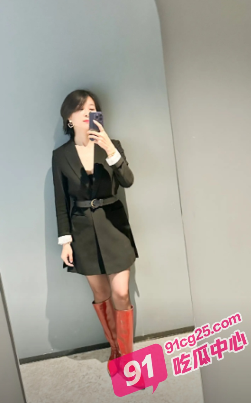 叔嫂乱伦之内射危险期的嫂子 太过兴奋把嫂子肉丝屁股打肿了！