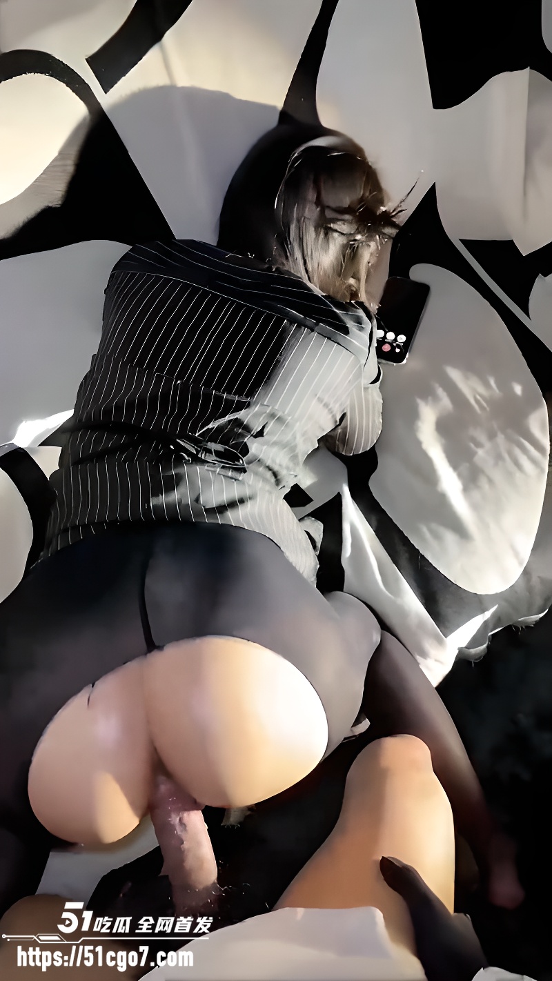 推特黑丝肥臀人妻 肉臀果儿 6