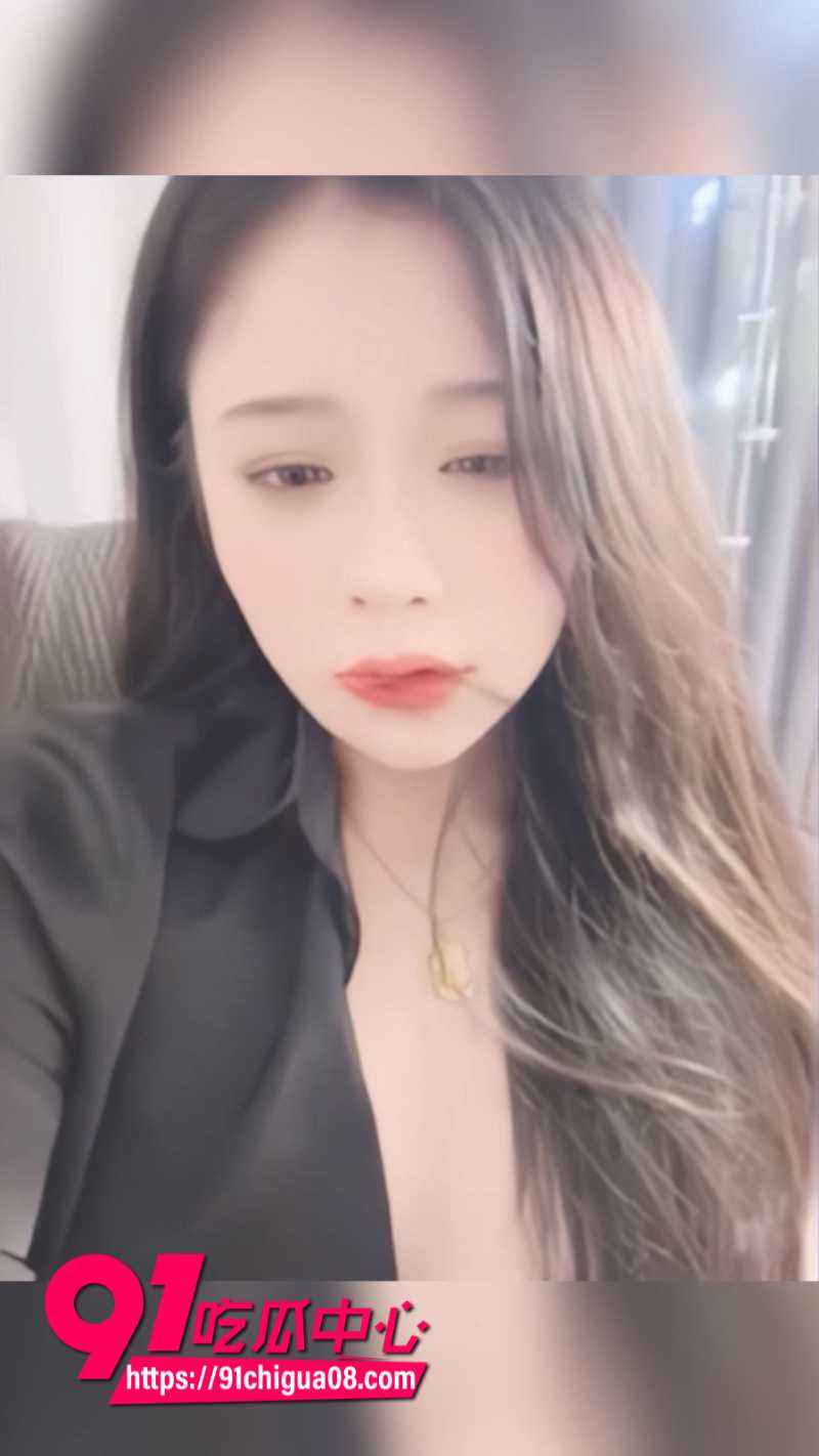 抖音女网红小甜甜又甜跟榜一大哥私下裸聊自慰12