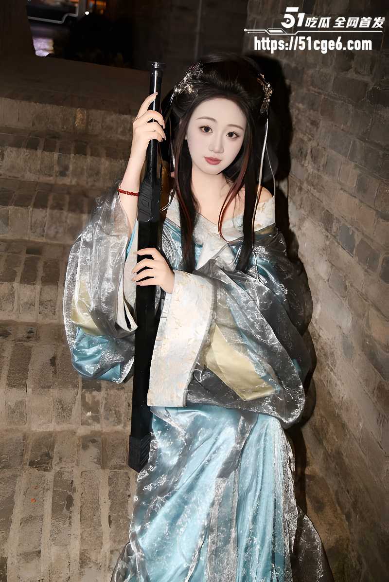 极品舞蹈老师 穿着汉服与金主无套做爱 1 极品舞蹈老师 穿着汉服与金主无套做爱 1