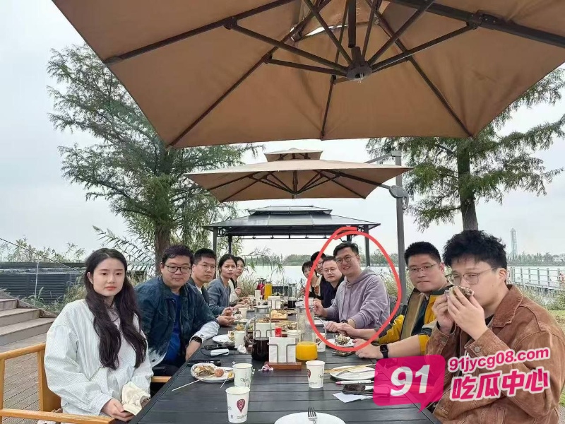 吴江平望银行行长 姚力 迷奸女职员给客户3P 致职员ICU抢救视频曝光 配图3