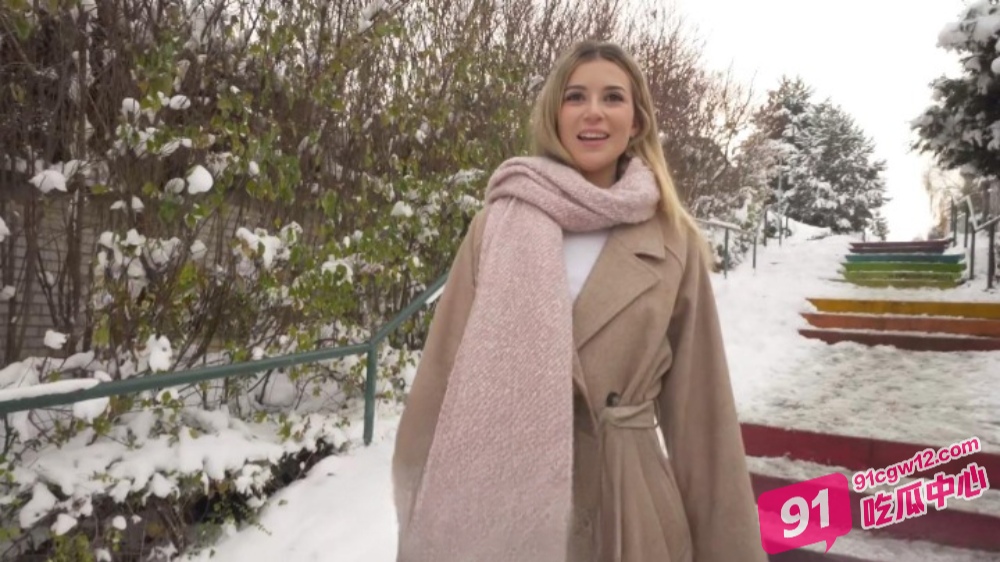 捷克街头之超能力搭讪 路边搭讪极品金发碧眼女神 使用钞能力玩大尺度游戏 带到小黑屋无套输出！