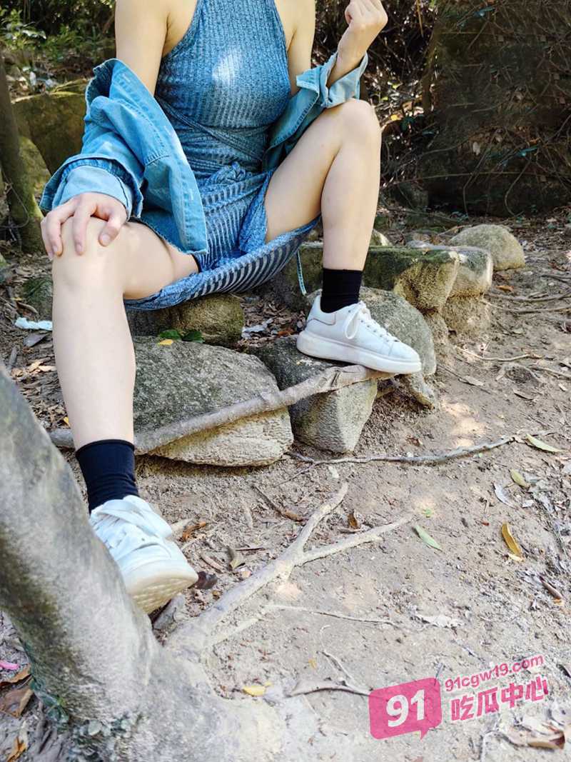 海角乱伦之我的美嫂子~表哥不在家 野外成功把嫂子干到颤抖! 配图4