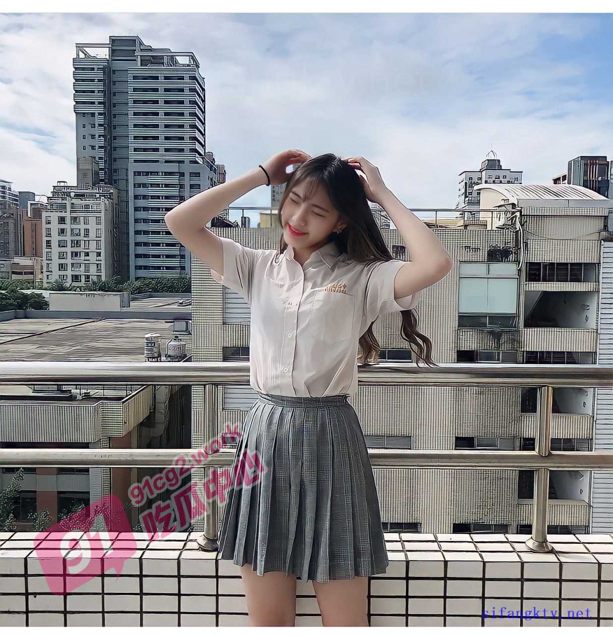 上海大学朱羡妮～不一样的反差与挑逗 哪个男人能忍得住？
