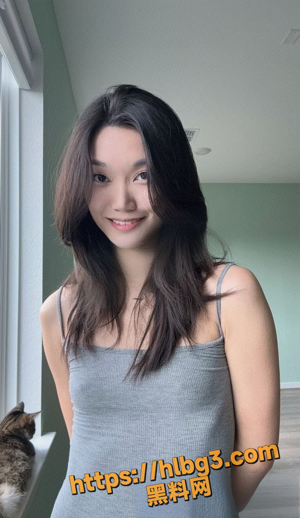 韩国血统亚裔网红 lucy_moch 高颜值极品身材 和绿帽男友一起服务金主 三人群交场面炸裂！