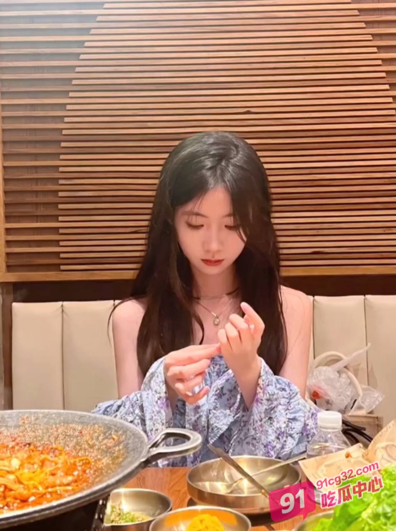 广州高颜值反差网瘾少女 陈敏仪 与男友的性爱自拍泄密 嫩鲍超级粉！ 配图2