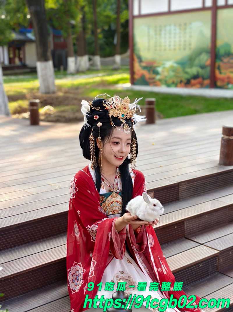江西艺术学院张茹 清纯外表下惊人反差 自拍性爱视频疯传校园网
