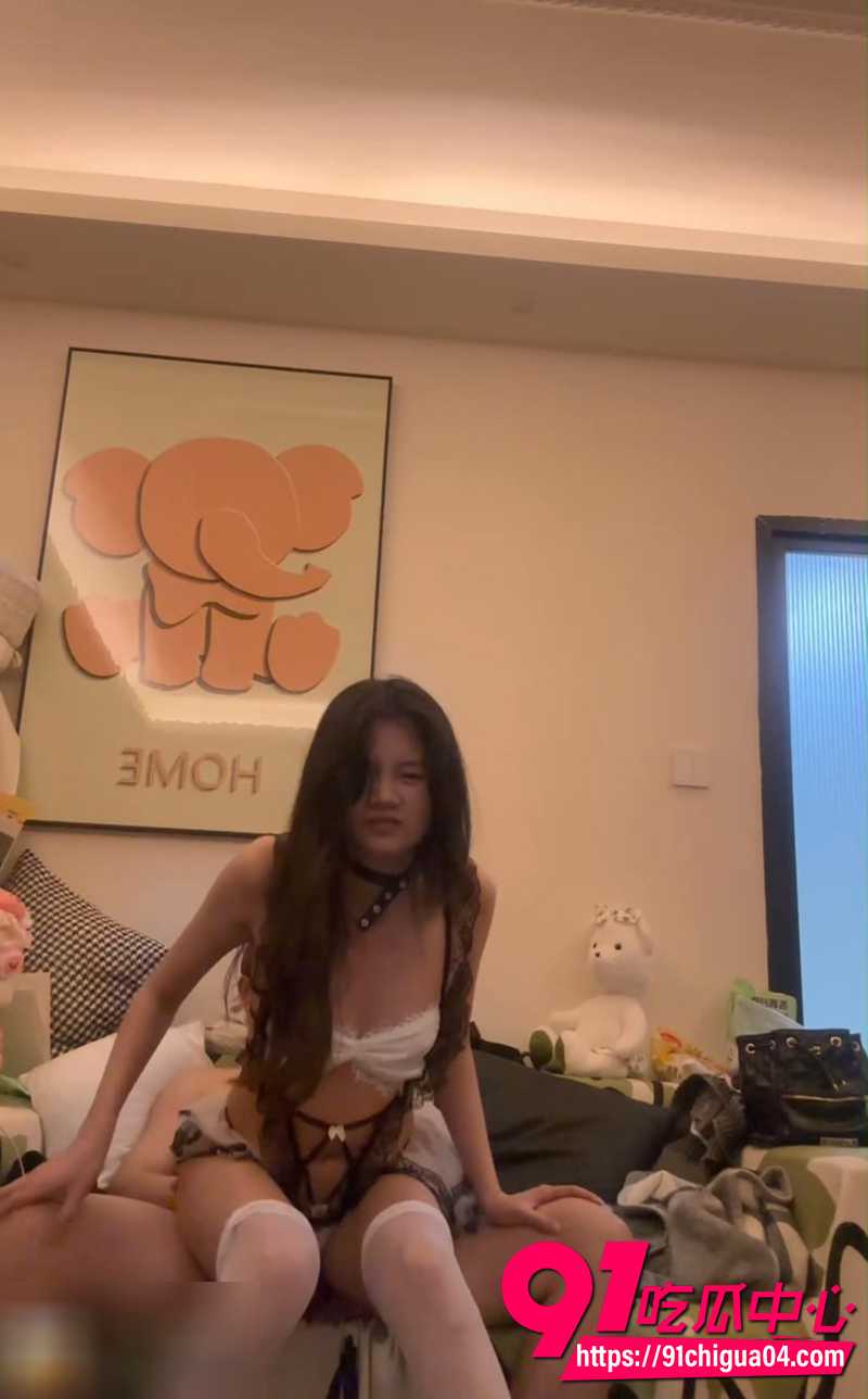 极品女大学生 李悦婷 对黄毛男友满眼爱意吃屌颜射 却遇人不淑被黄毛曝光不雅自拍视频！