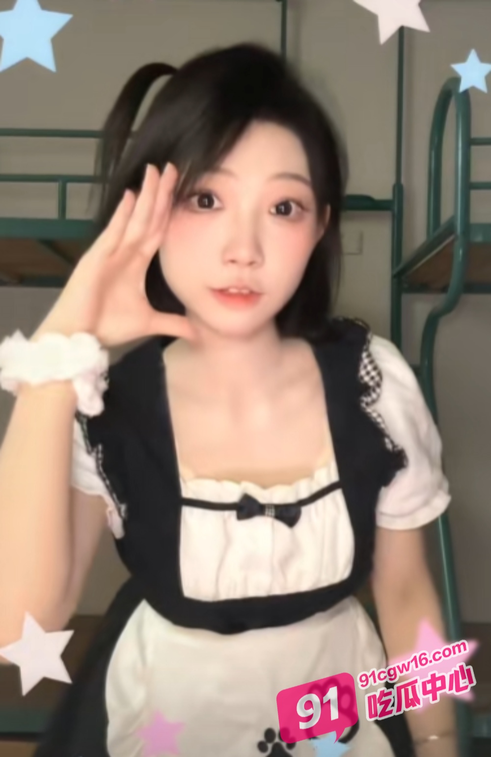 抖音主播丫丫br连麦网友 遭调戏骚逼户型 妹子一脸娇羞：下播偷偷给你看！ 配图3