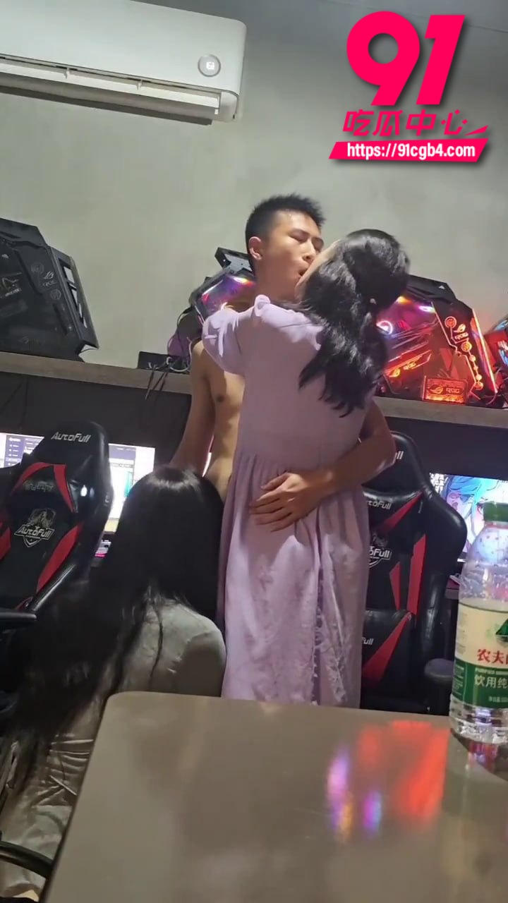 网吧口交 7 网吧口交 7