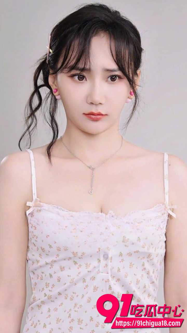 擦边短剧女人的香味尺度炸裂8 擦边短剧女人的香味尺度炸裂8
