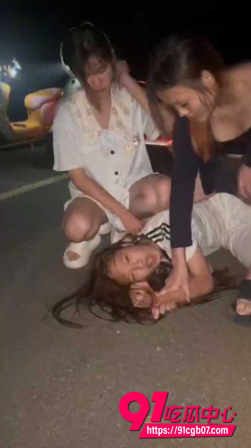 爆炸级精神小妹7