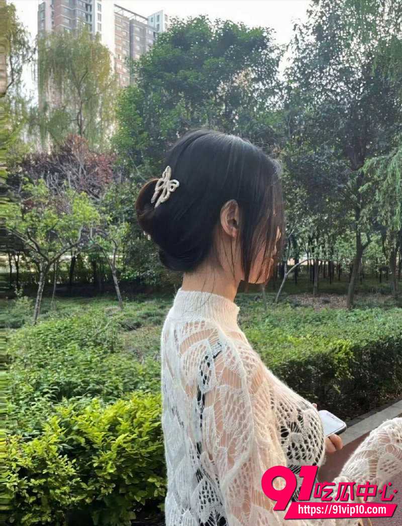 名媛健身婊秋米酱 健身房主动勾引富二代 成功带回酒店激烈缠绵被浓精灌满!