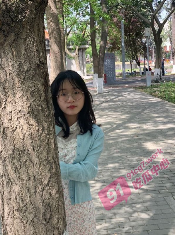 郑州经管学院清纯母狗 带着自己的闺蜜被前男友玩弄 视频曝光简直人渣至极！