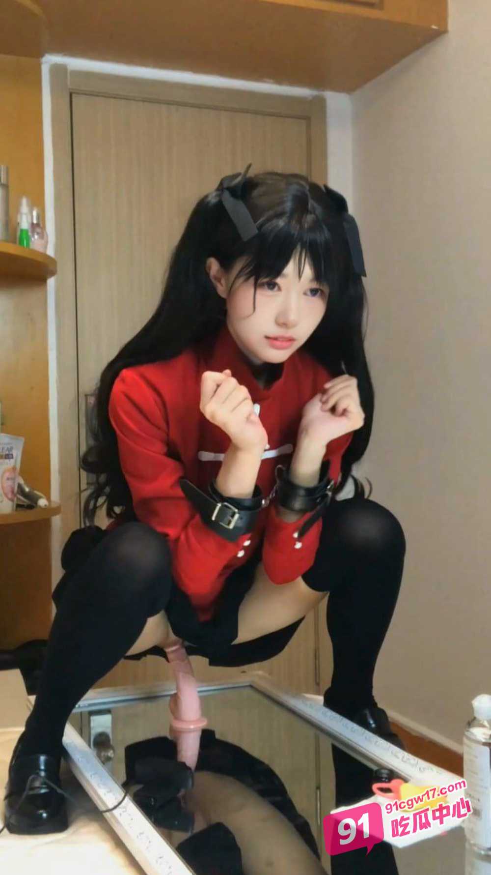 万人求资源！美少女COSER远坂凛对镜骑乘 真是粉嫩多汁啊！