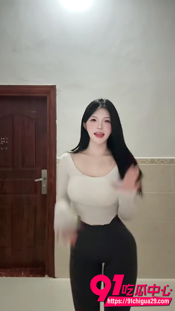 抖音网红反差婊多加香菜1v1视频流出4 抖音网红反差婊多加香菜1v1视频流出4