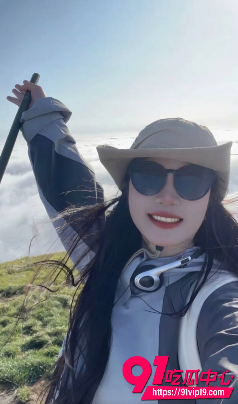 大理网红摄影师熏悟空的孙恋爱期间出轨脚踏多条船被前男友怒撕5 大理网红摄影师熏悟空的孙恋爱期间出轨脚踏多条船被前男友怒撕5