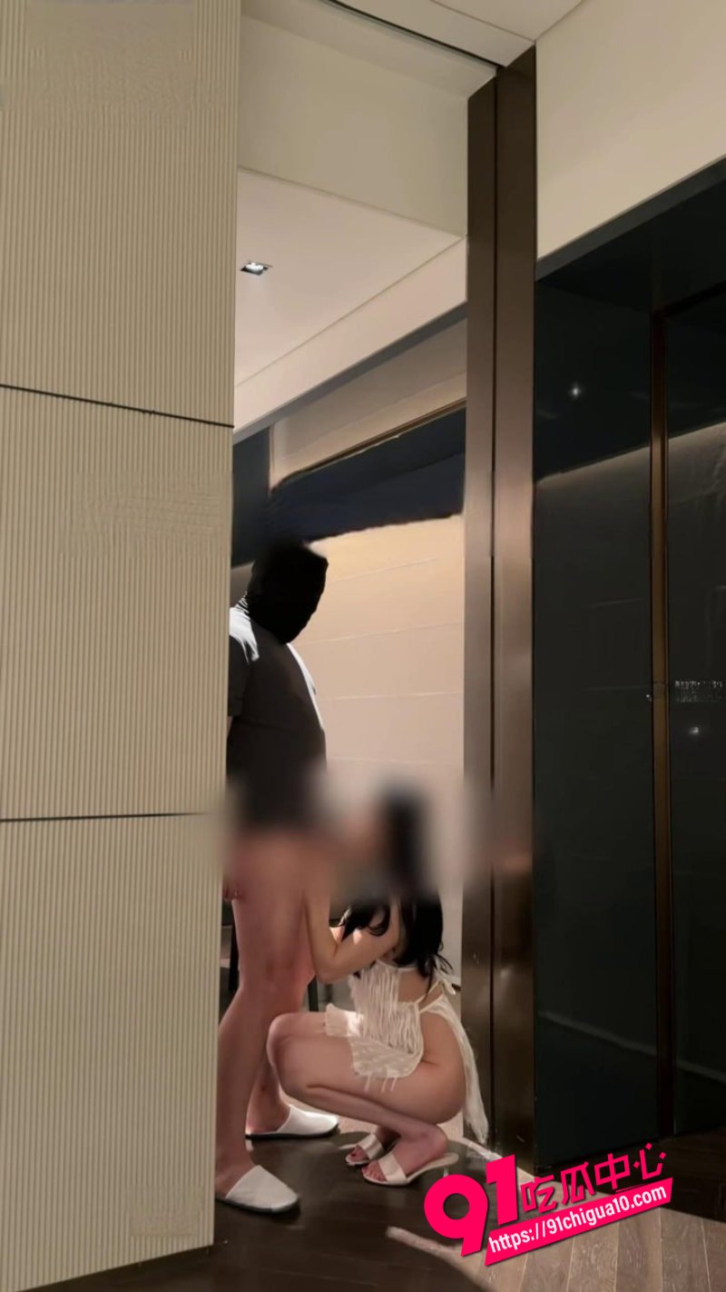 rosewu最新单男3P调教2.jpg