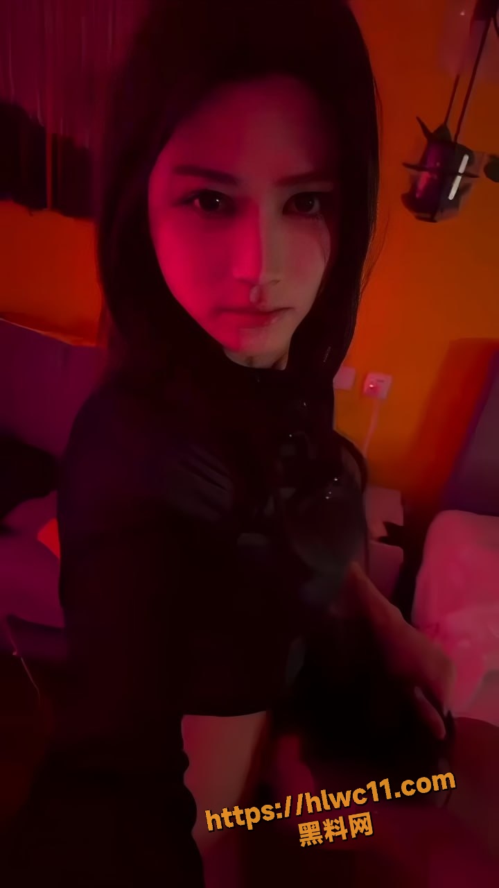高颜值超猛 妖妈TS 猛操黑皮体育生 打桩暴菊把骚男操成专属肉便器