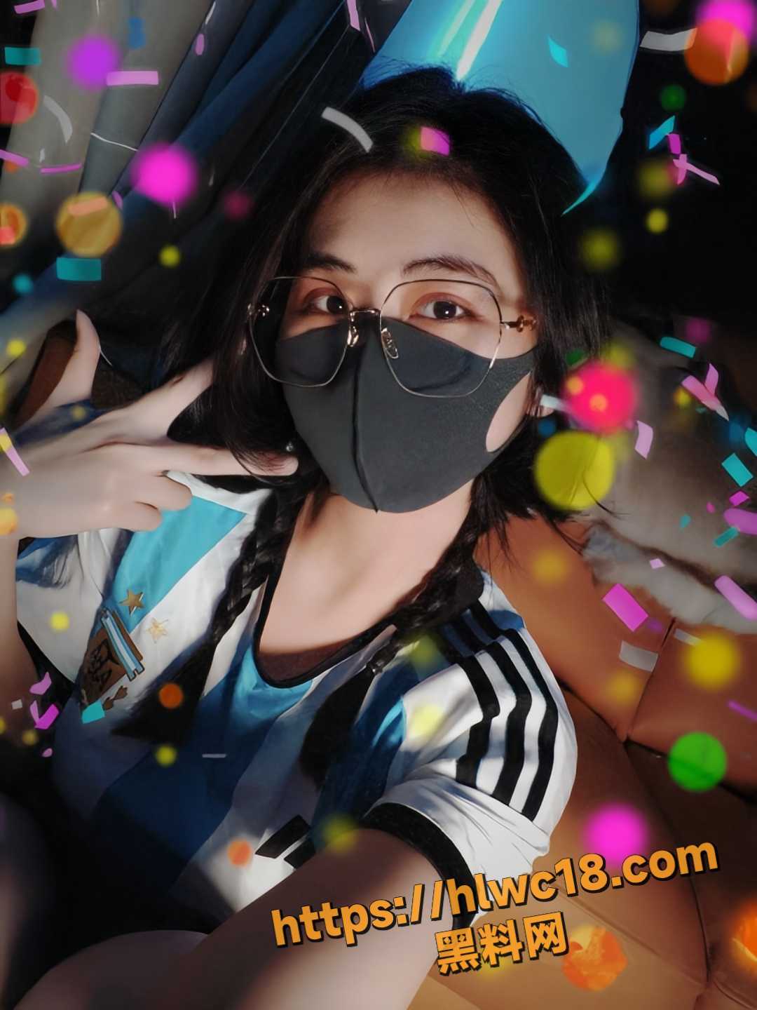 推特御姐 Naimi奶咪 cos性感足球宝贝 骚舞自拍后被球员后入爆操