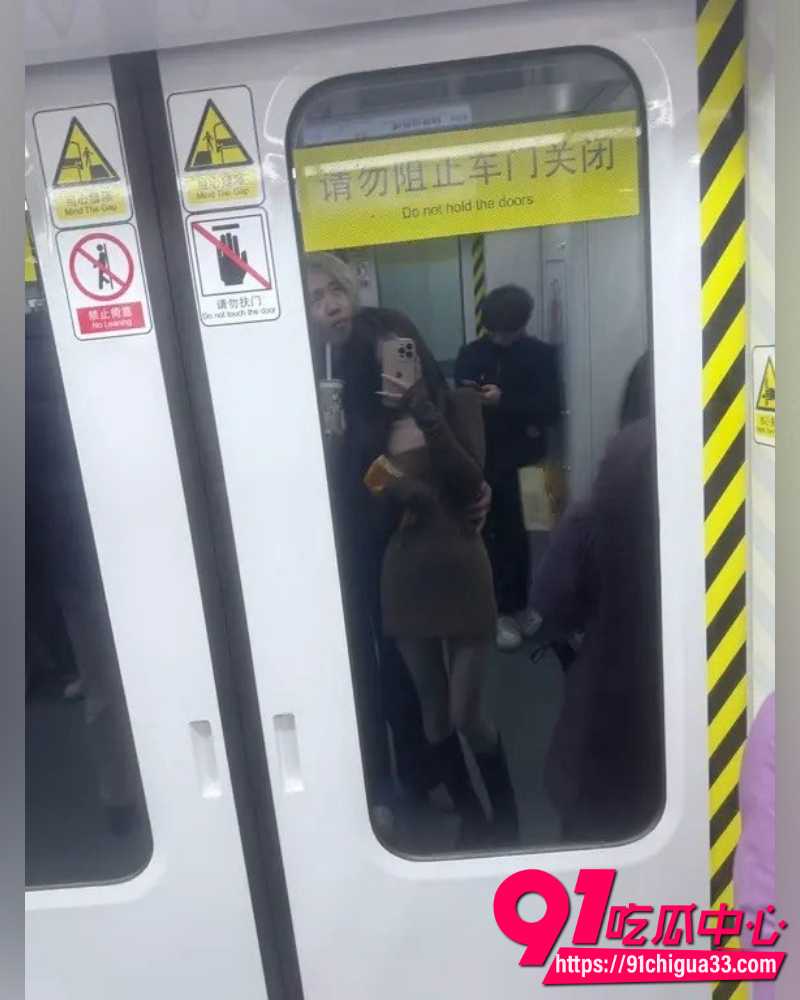 抖音网红英雄王李海伟人设崩塌 闺蜜实名曝其选妃骗炮吃软饭 甚至拍视频威胁！