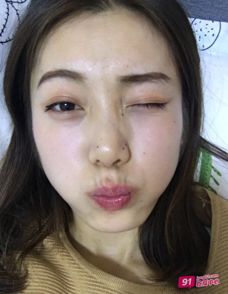 湖南韩亚超婚前 让前男友享用自己的蜜穴～ 配图