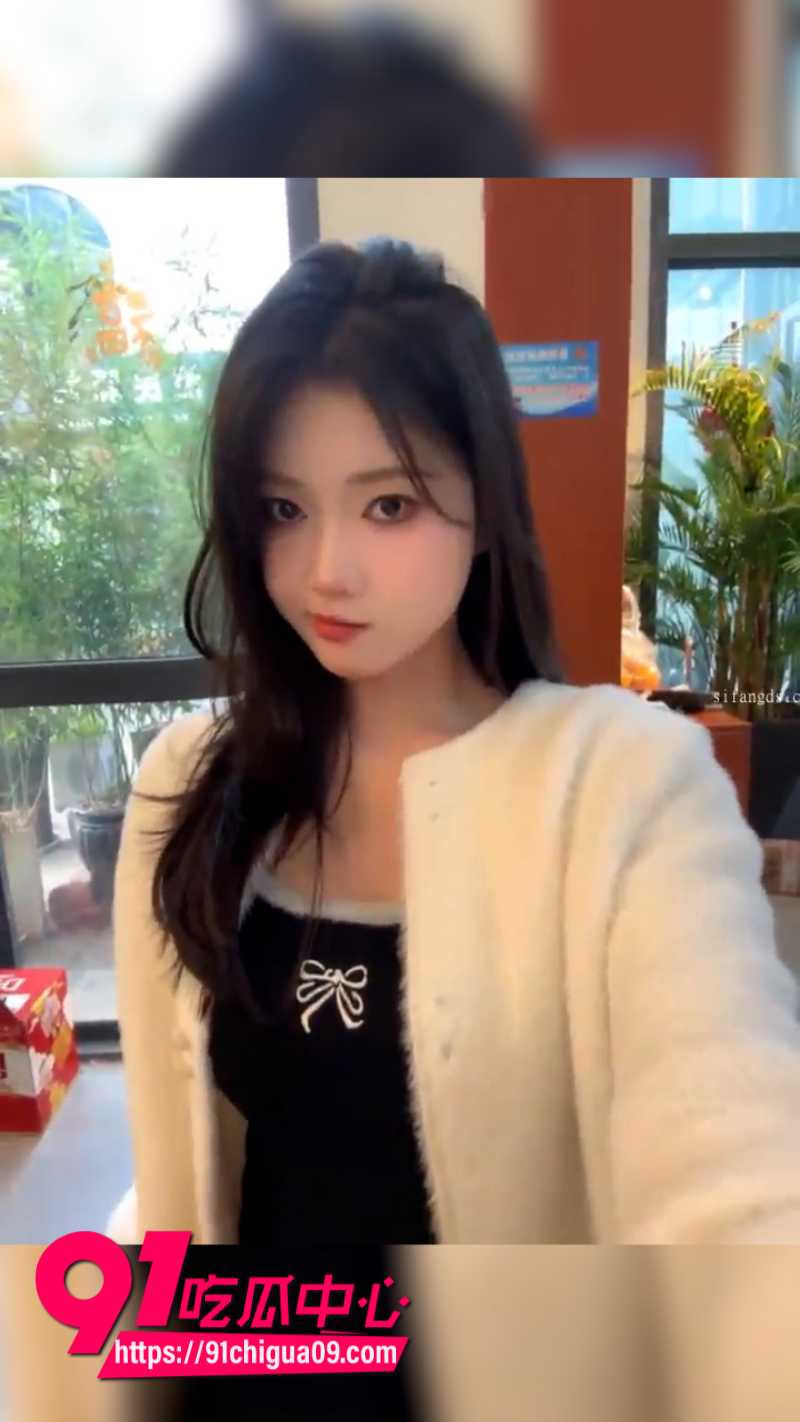瓜友投稿 少女性欲太强让男友吃不消 分手后小伙曝光两人自拍的大量性爱视频