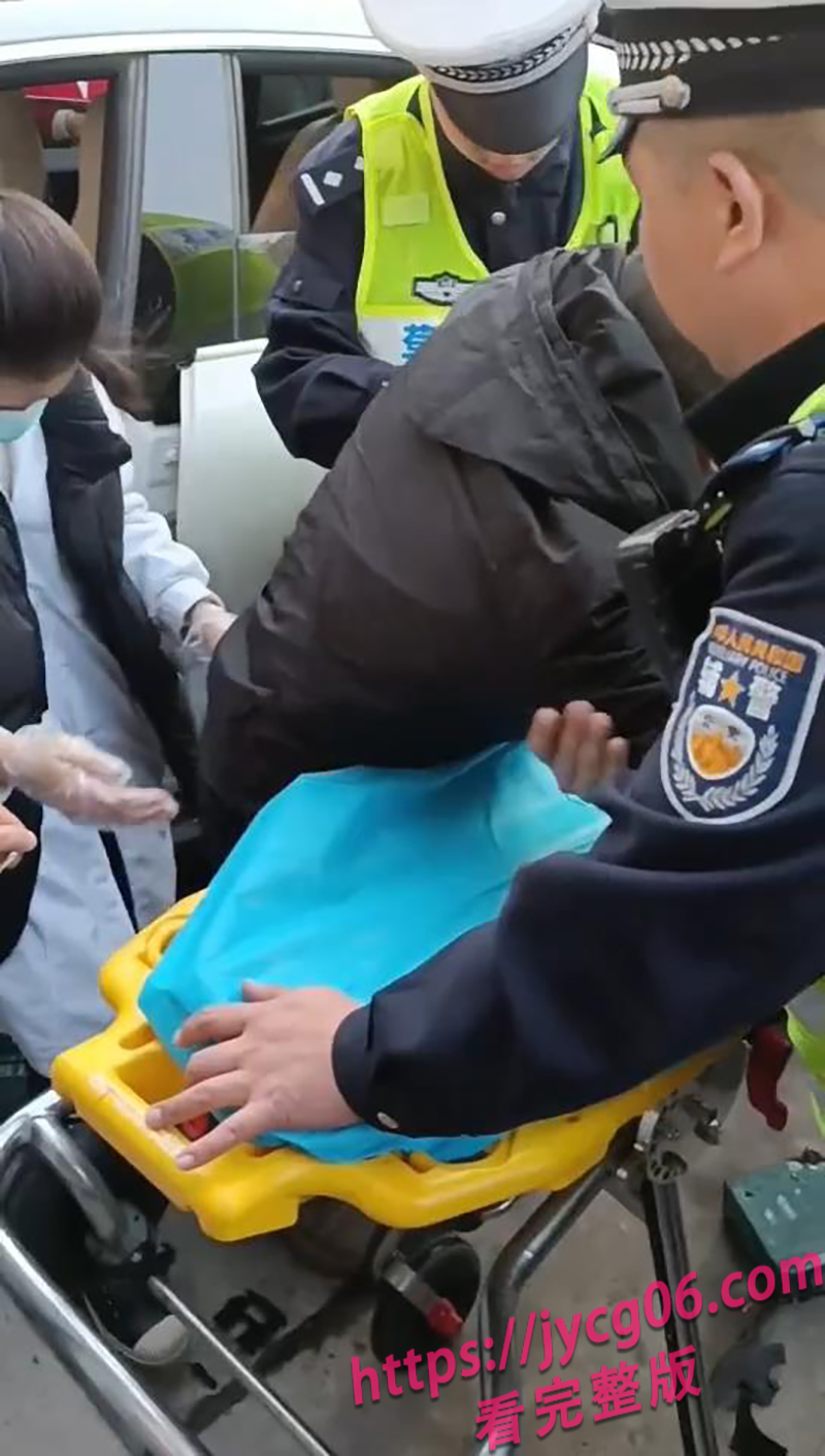 山西蔚来车主酒驾连撞6车！现场混乱幸无人伤亡！ 配图2